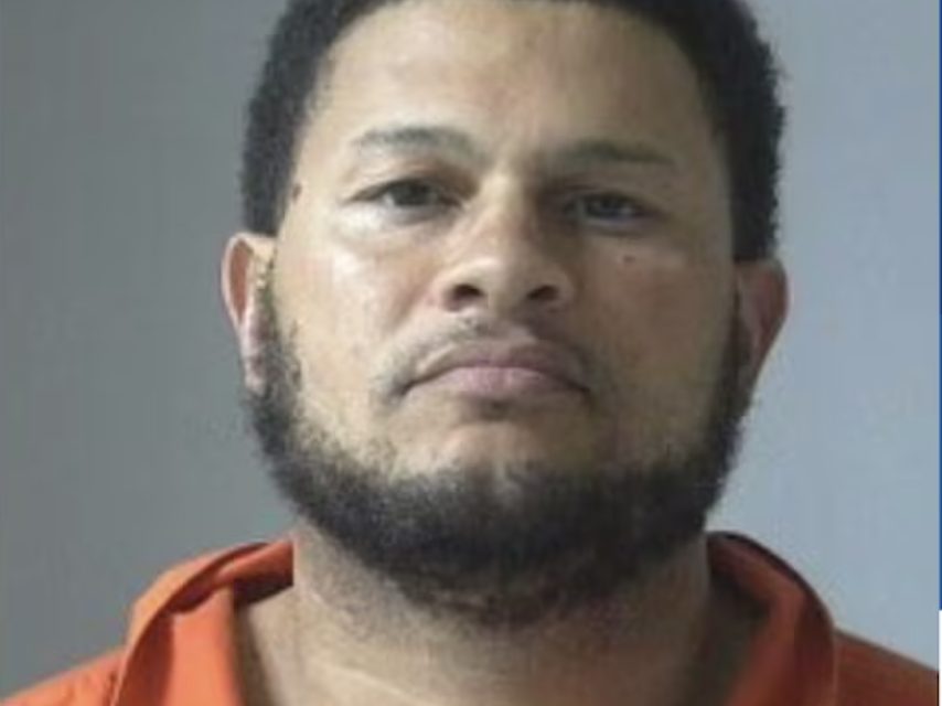 Alabama corrections officer charged with smuggling contraband into jail
